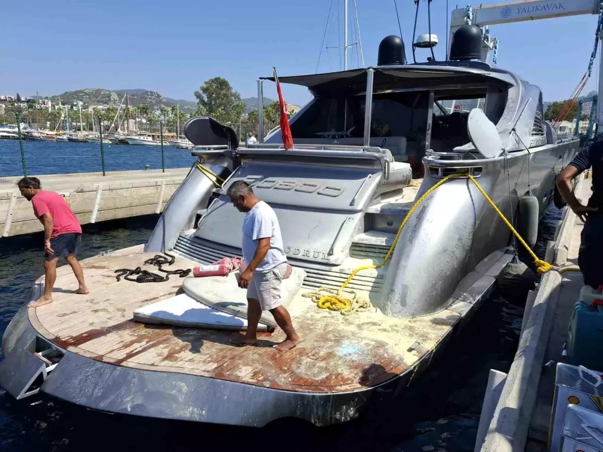 Bodrum'da Milyon Dolarlık Motoryatta Yangın Kontrol Altına Alındı