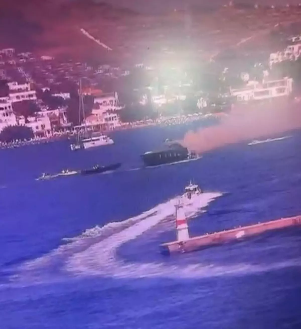 Bodrum'da Motoryat Yangını Kontrol Altına Alındı