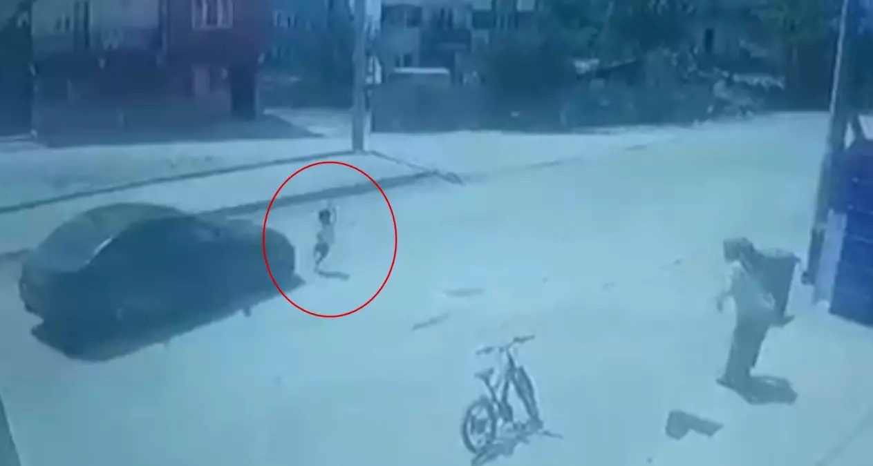 İnegöl'de 4 Yaşındaki Çocuğa Otomobil Çarptı