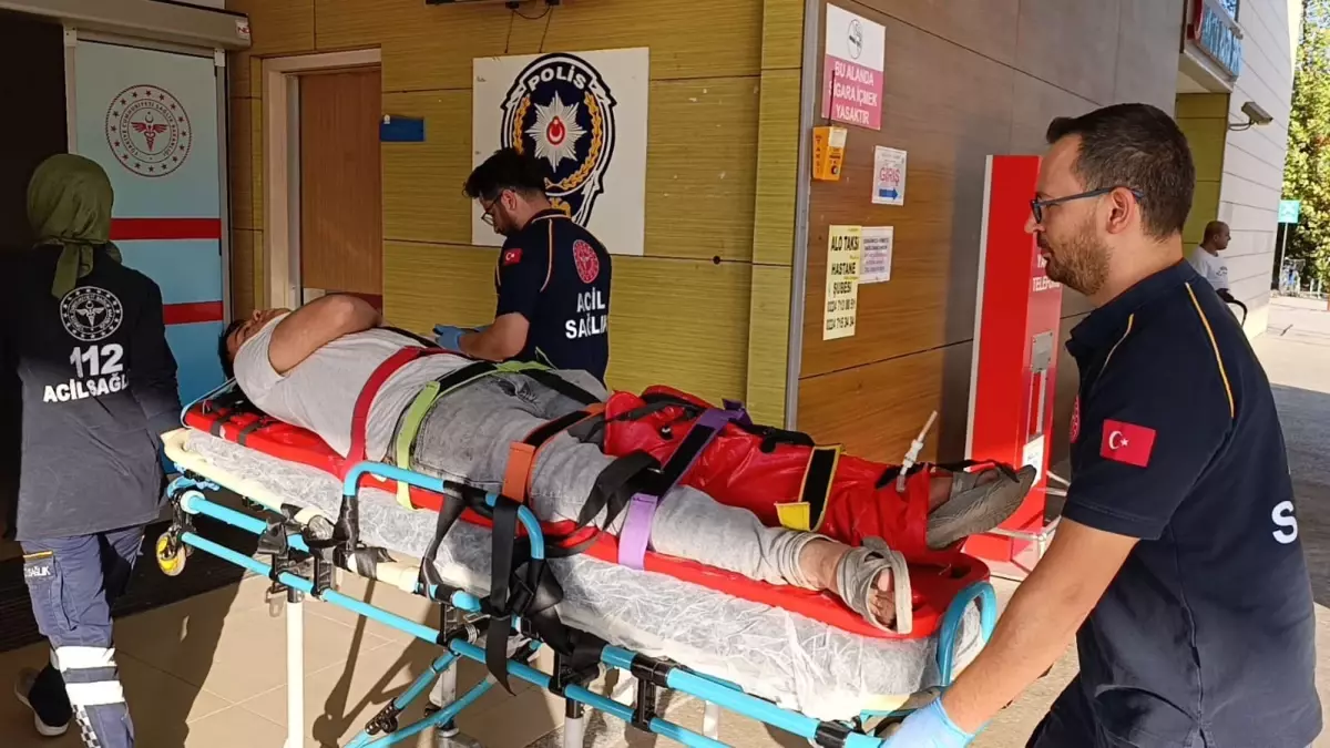 İnegöl'de Tartışma Kavgaya Dönüştü: Suriye Uyruklu Genç Yaralandı