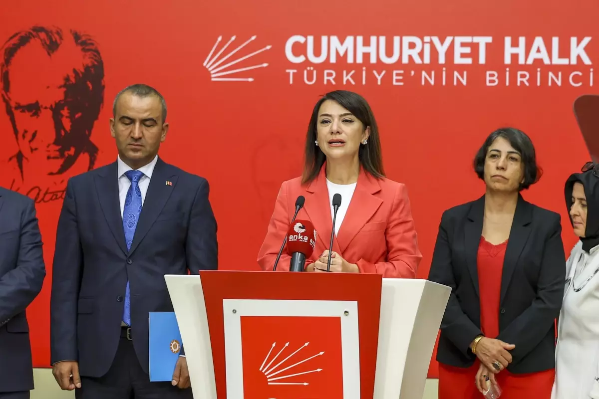 CHP'den 'Emek Kürsüsü' Hamlesi: Emeğin Sesi Yükseliyor