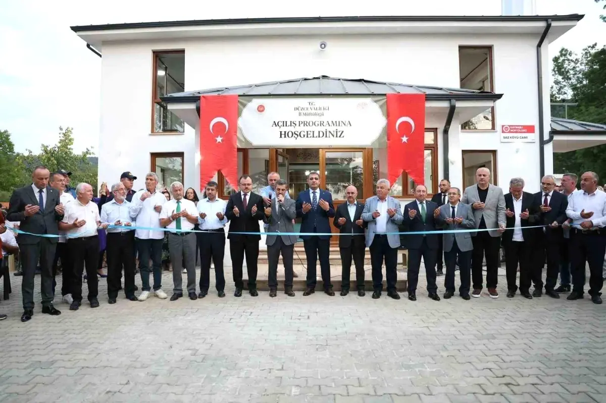Düzce'de Depremde Yıkılan Saz Köyü Cami Yeniden İbadete Açıldı