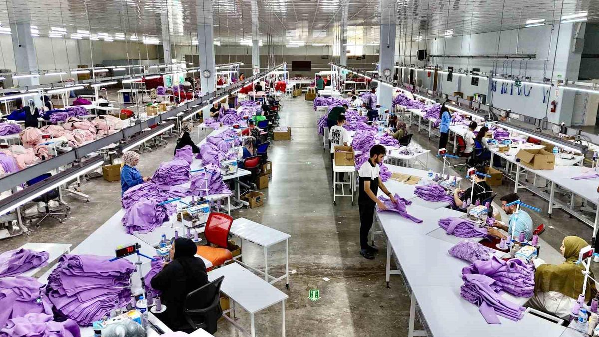 Ağrı'da Kadın ve Engelli İstihdamına Katkı Sağlayan Tekstil Fabrikası Açıldı