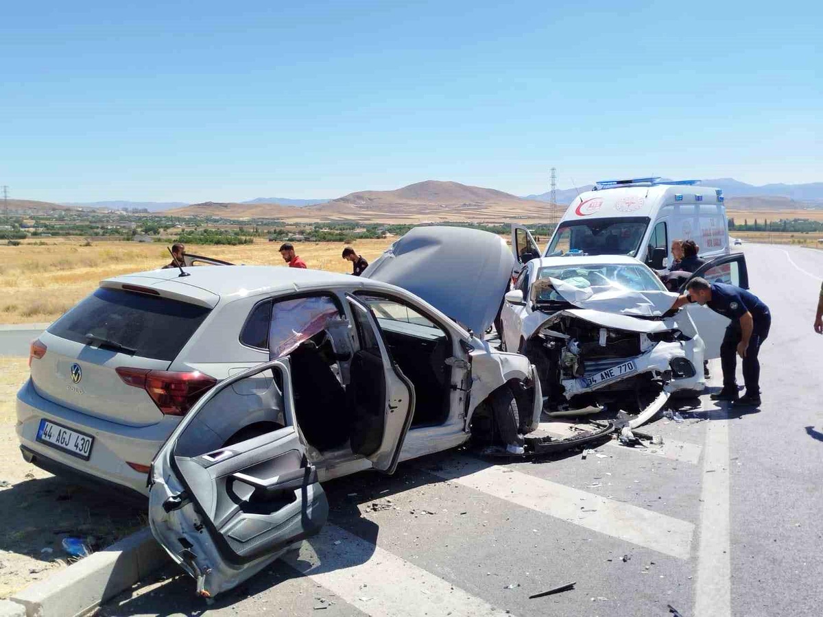 Elazığ'da Trafik Kazası: 7 Yaralı