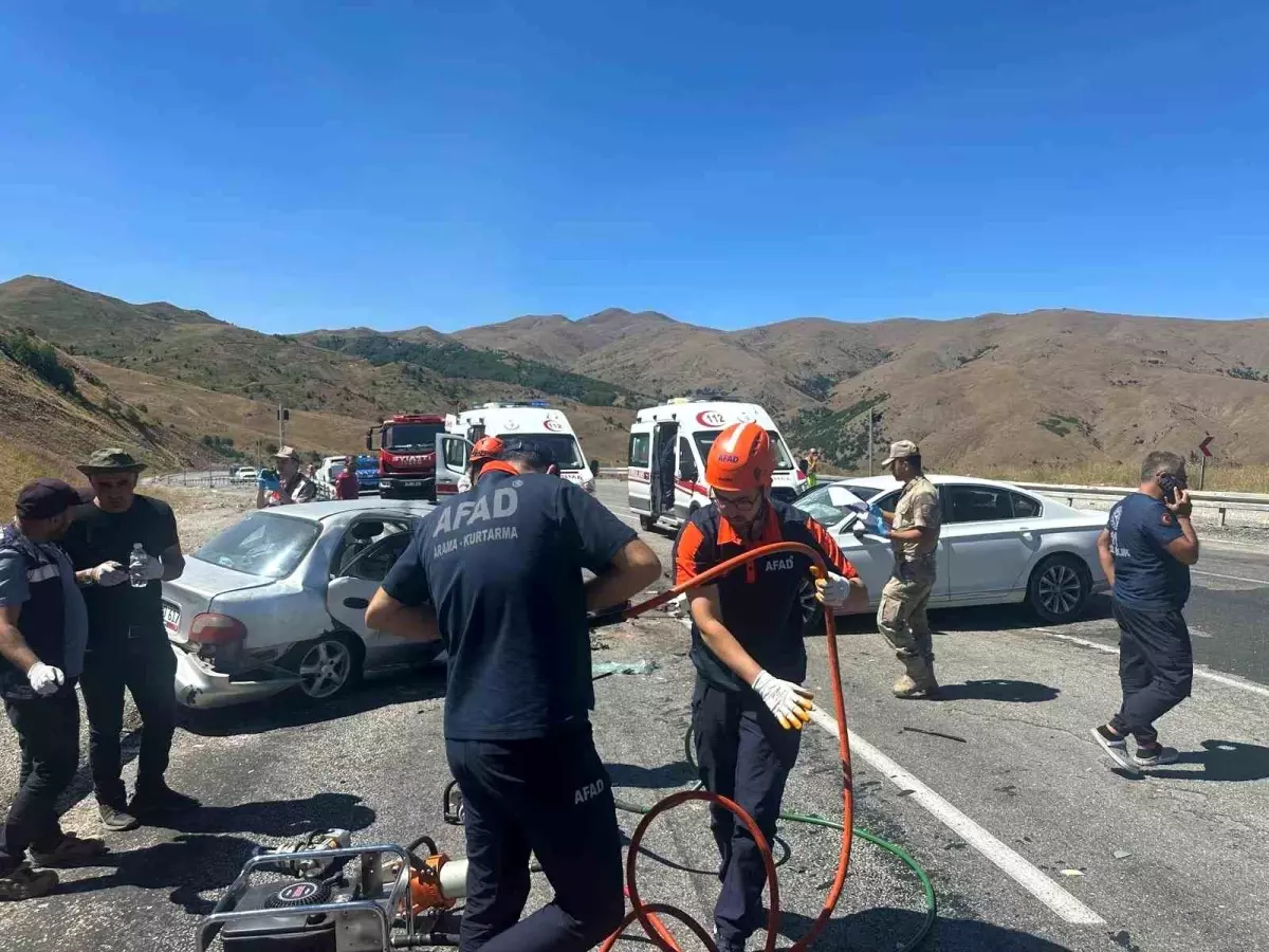 Erzincan-Sivas Karayolunda Trafik Kazası: 3 Ölü, 6 Yaralı