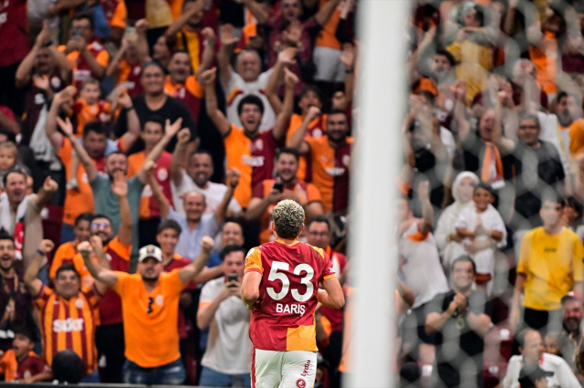 galatasaray fatih karagumruk karsisinda da 18952189 194 m