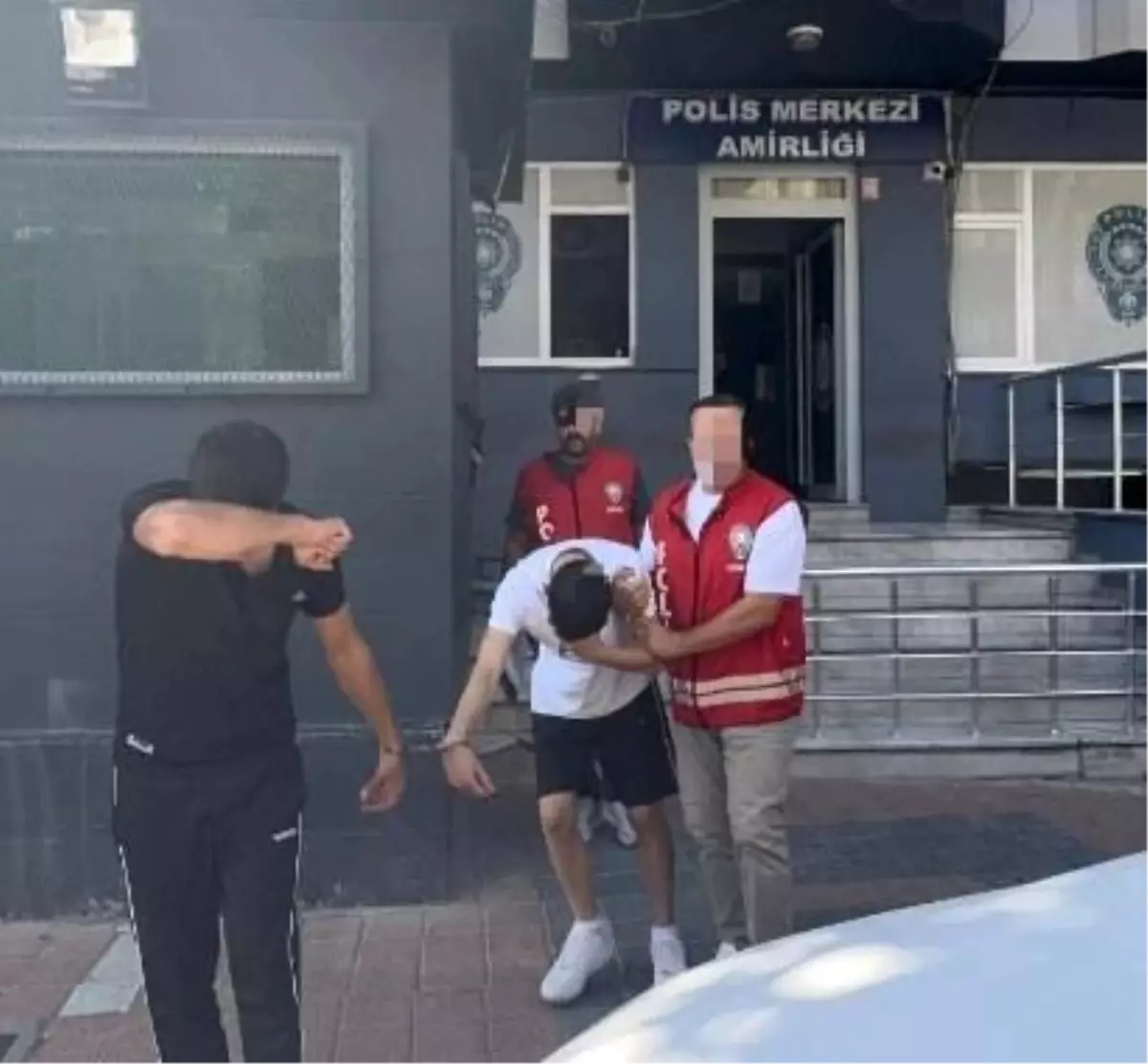 Balıkesir'de Nitelikli Yağma Olayında 4 Şüpheli Tutuklandı