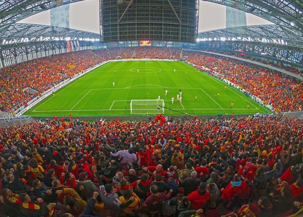 Göztepe, Fenerbahçe'ye Hazırlanıyor: Taraftar Hasret Giderecek