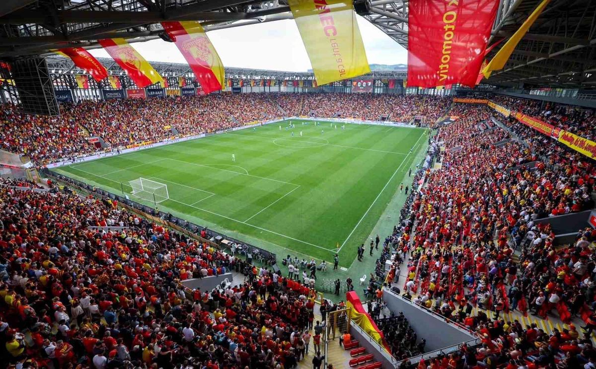 İzmir'de Göztepe-Fenerbahçe Maçı Öncesi Trafik Düzenlemesi