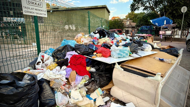 izmir den sonra izmit de copluge dondu 18951272 3045 m