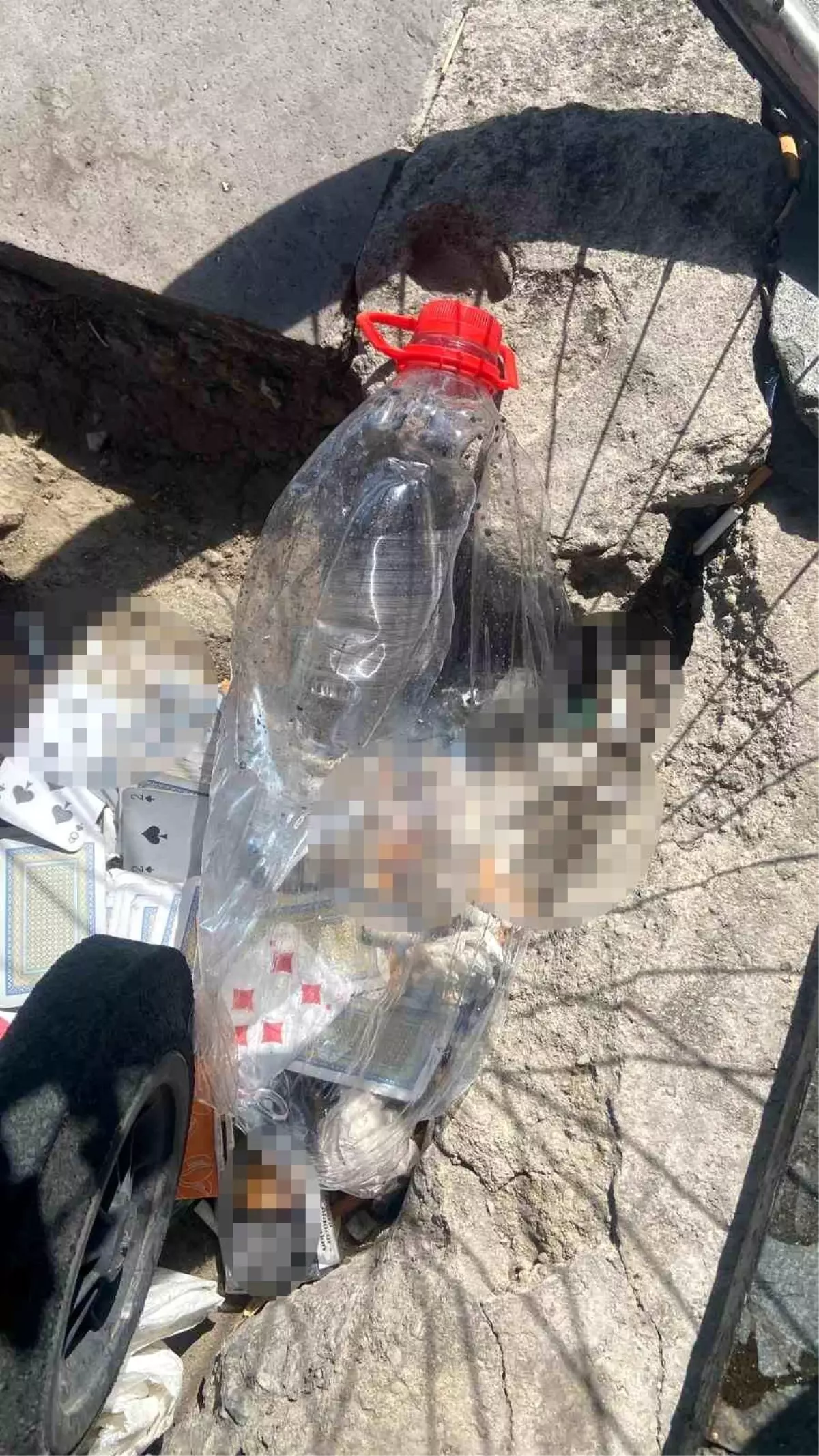 Küçükçekmece'de Kıraathaneye Şişe Atan Çocuklar Gözaltına Alındı