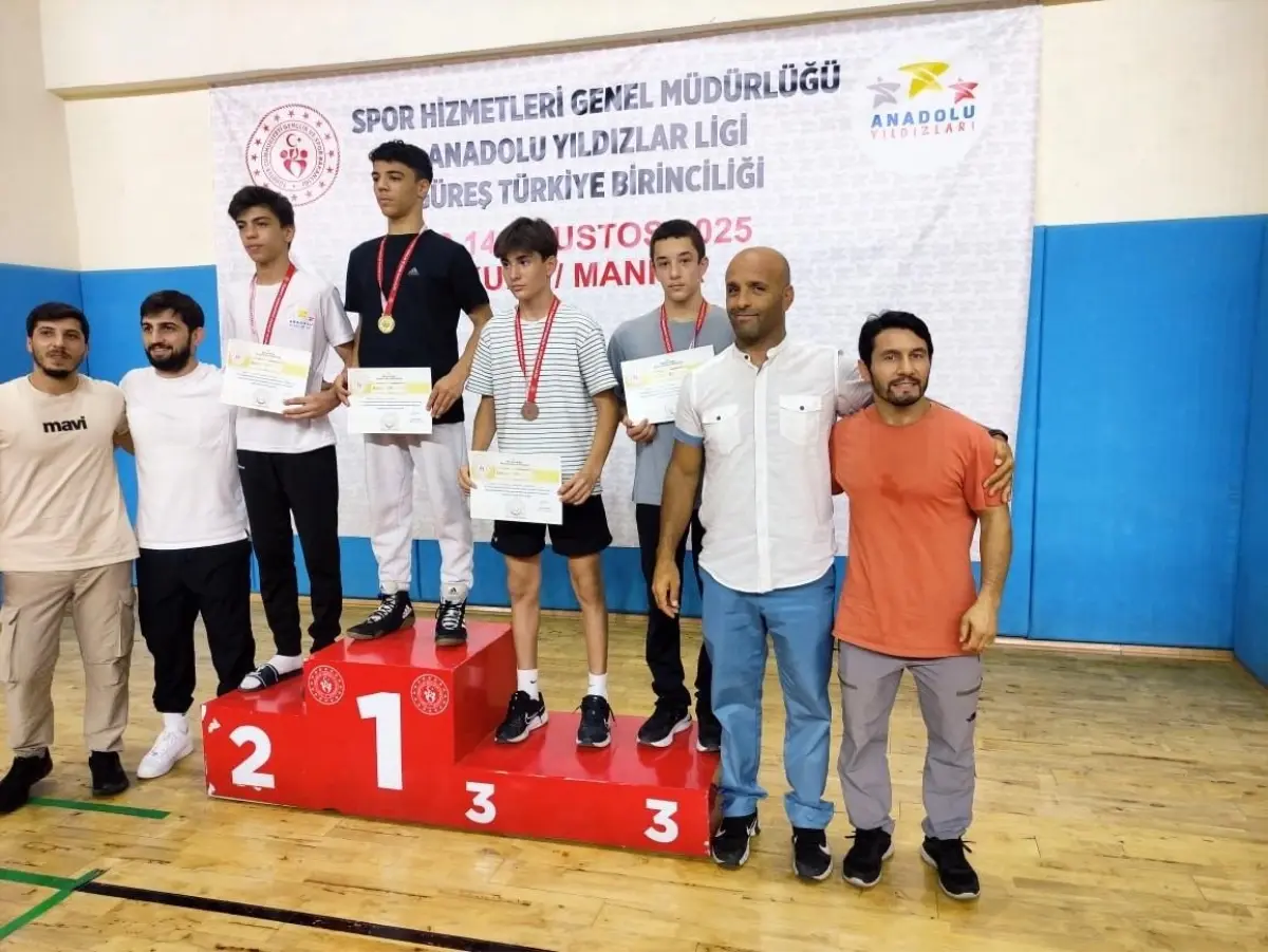 Kütahya Sporcuları Anadolu Yıldızlar Ligi'nde Başarı Elde Etti