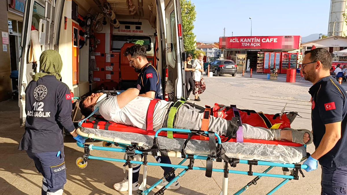 İnegöl'de Çekiçli Saldırı: 18 Yaşındaki Genç Ağır Yaralandı