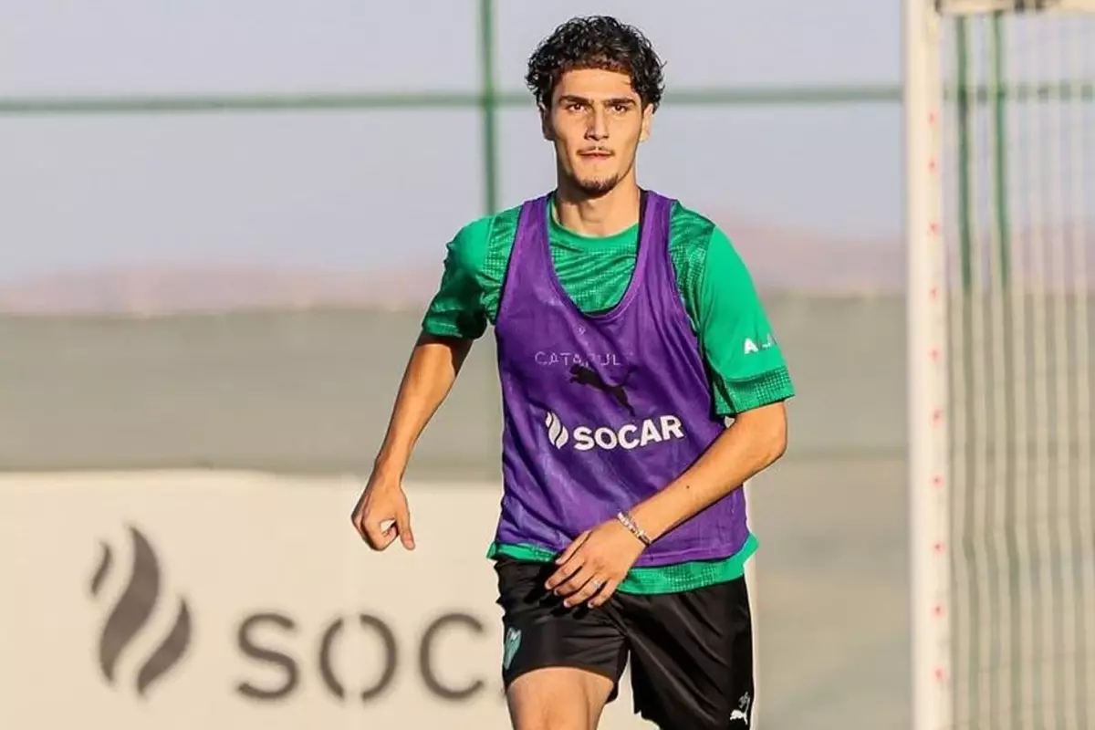 Napoli, Türk yıldız Özder Özcan'ı transfer etti