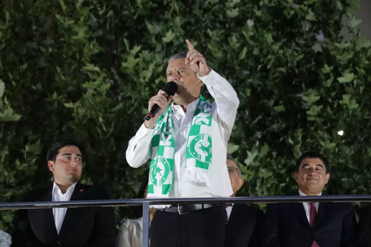 Özgür Özel: 38 tane birbirinden cesur kadın belediye başkanım var