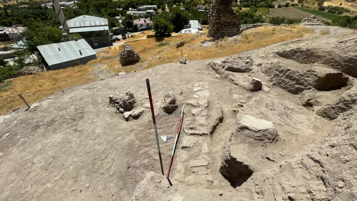 Elazığ'da 5 Bin Yıllık Arkeolojik Buluntular Gün Yüzüne Çıktı