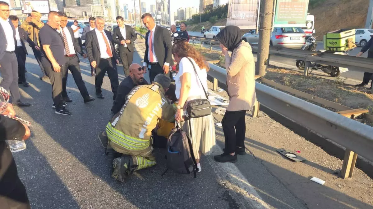 Ümraniye'de servis midibüsü devrildi - 2 / Ek görüntü