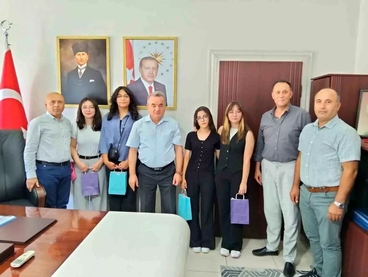 Bozüyük'te YKS Başarısı: Kaymakam Öztürk'ten Öğrencilere Destek Ziyareti