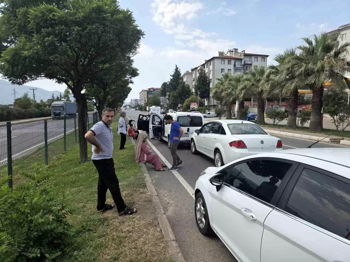 Orhangazi'de Trafik Kazası: Bebek ve Çocuk Yaralandı