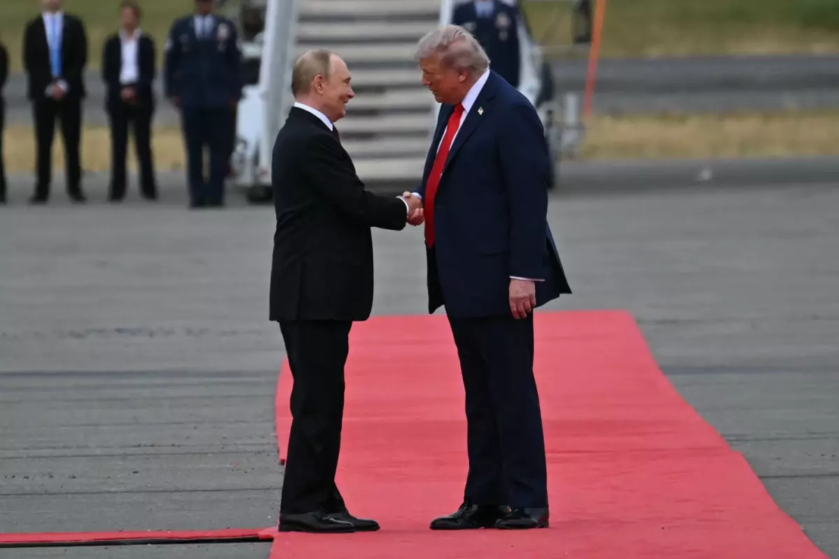 Alaska'da tarihi görüntüler! Trump ve Putin 6 yıl sonra yan yana