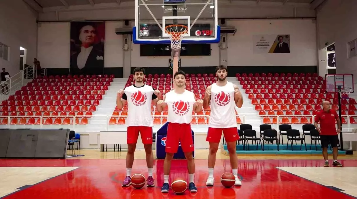Aliağa Petkimspor, Altyapıdan 3 Genç Oyuncuyla Profesyonel Sözleşme İmzaladı