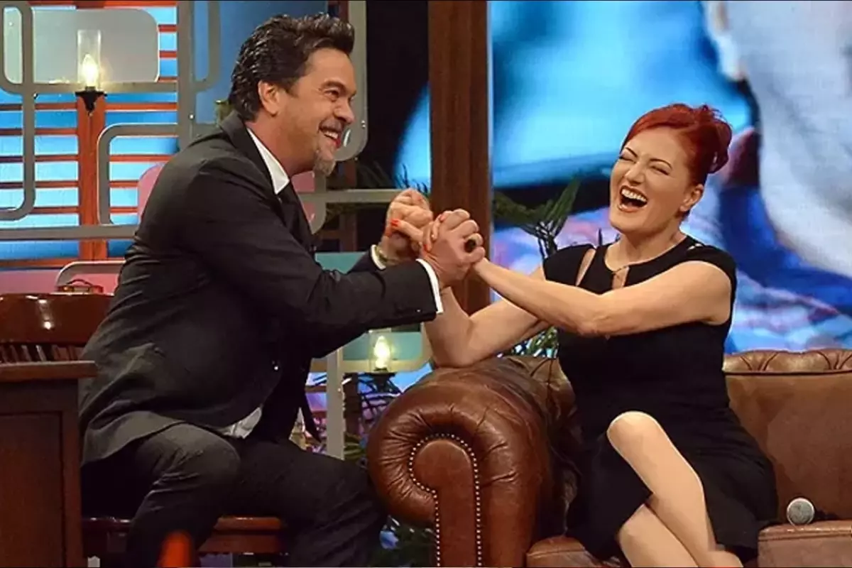 Beyazıt Öztürk ve Candan Erçetin'in Efsane Rekabeti Konserde Canlandı: 'Git' Şarkısıyla Başlayan O Tartışma!