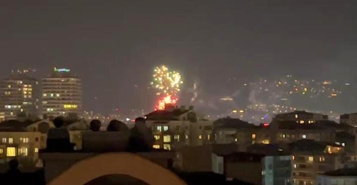 Bursa'da Havai Fişek Patlatma Yasaklarına Rağmen Şahıslar Harekete Geçti
