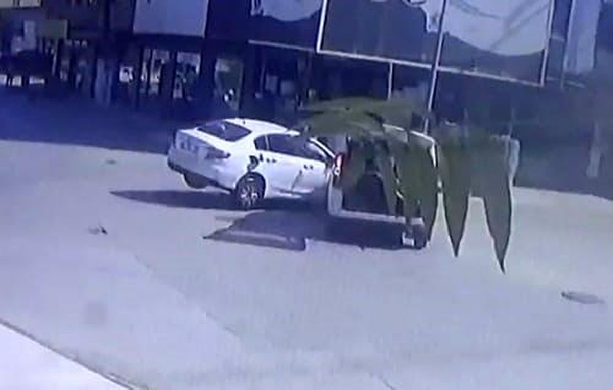 Bursa'da Otomobil ile Hafif Ticari Araç Çarpıştı: 1 Yaralı