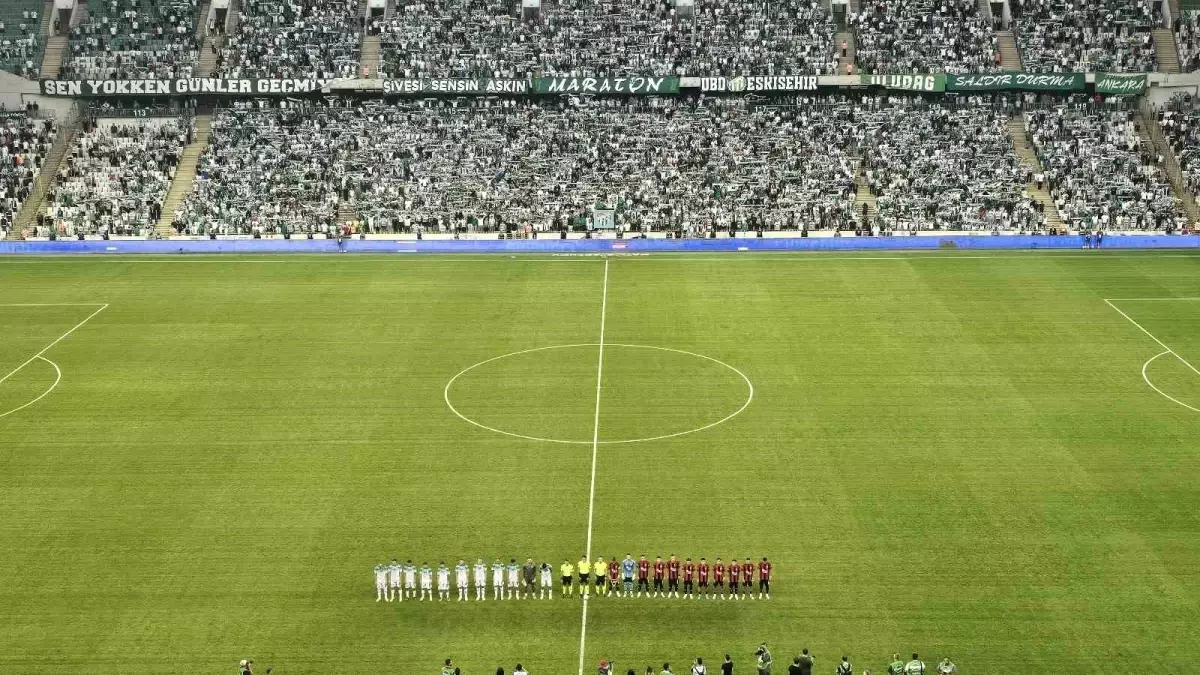 Bursaspor-Eskişehirspor Maçı Öncesinde Orman Şehitleri Anıldı