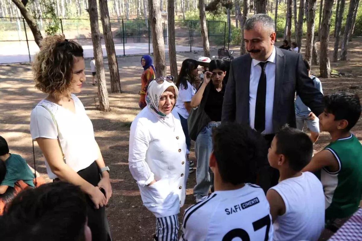 Çocuk Hizmetleri Genel Müdürü Ayşegül Yıldırım Kara, çocuklarla piknikte buluştu