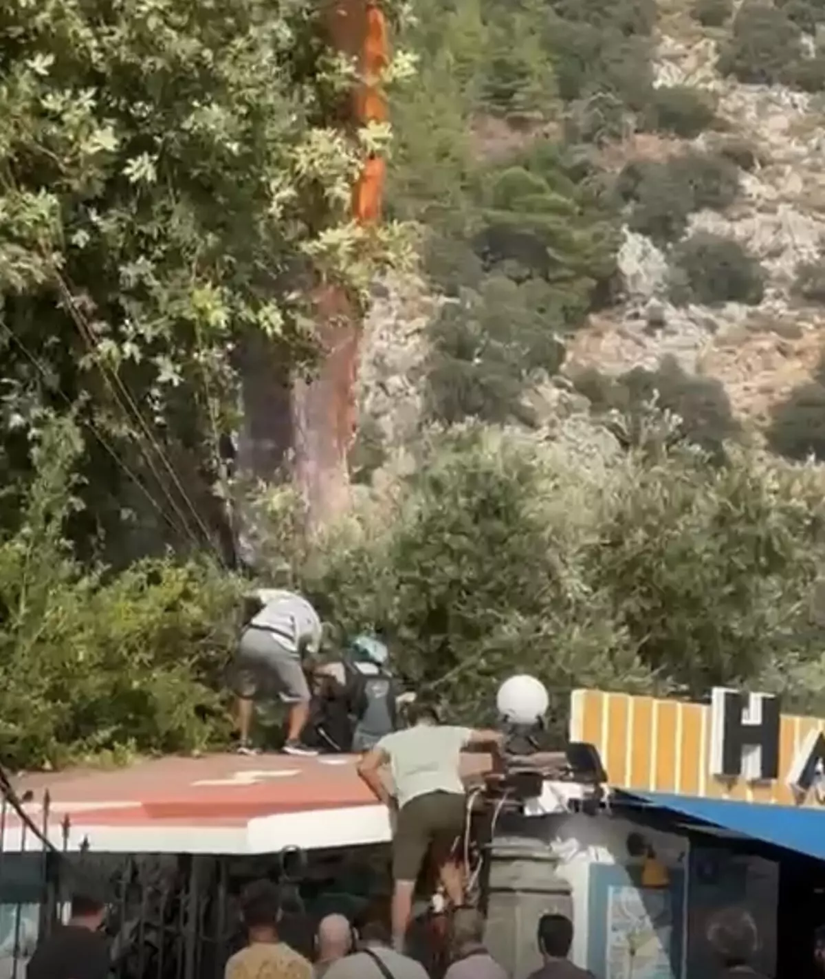 Yamaç Paraşütü Kazası: Yolcu Yaralandı