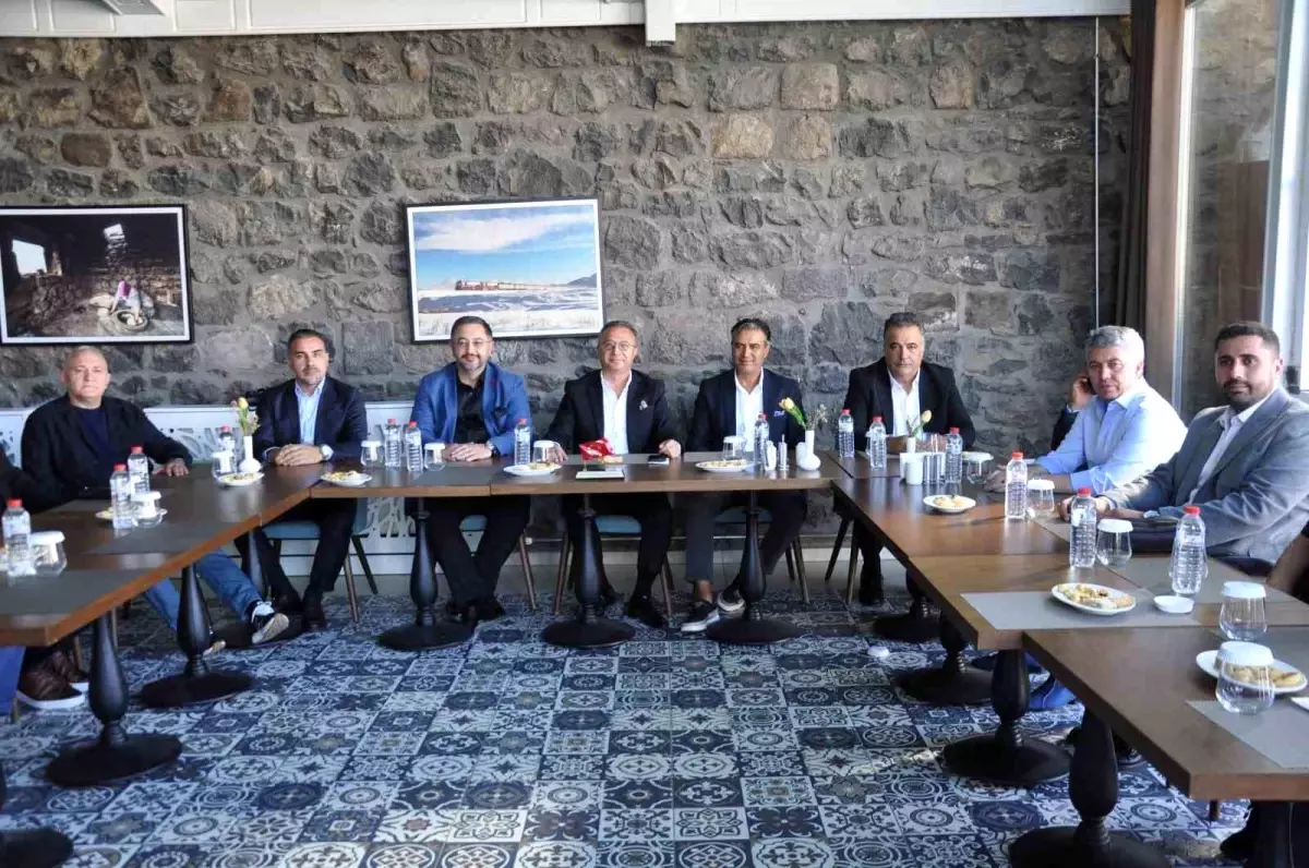 Gazi Kars Eğitim ve Kültür Vakfı, Kars'ta Basın Mensuplarıyla Buluştu