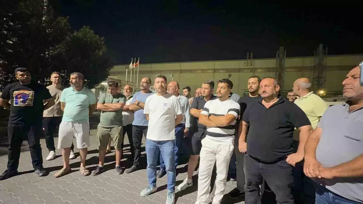 Liman İş Sendikası, İşten Çıkarılan Üyesine Destek İçin Gemlik Limanı'nda Toplandı