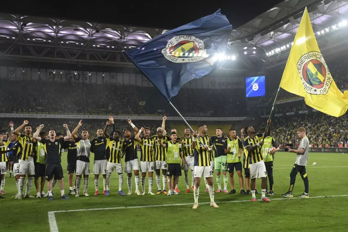 Aşırı sağcı Rum siyasetçi Fenerbahçe'yi UEFA'ya şikayet etti