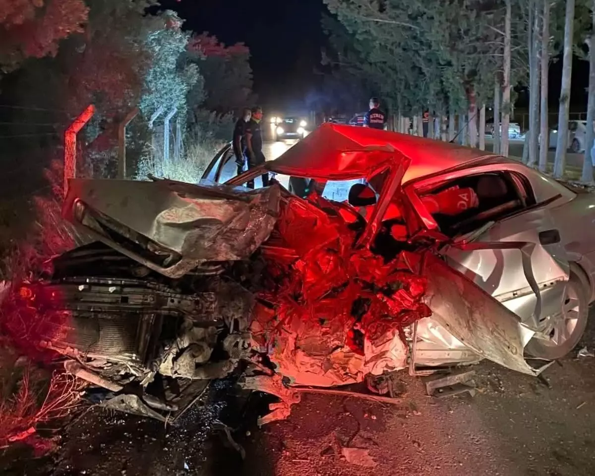 Söke'de Trafik Kazası: Sürücü Kurtarılamadı