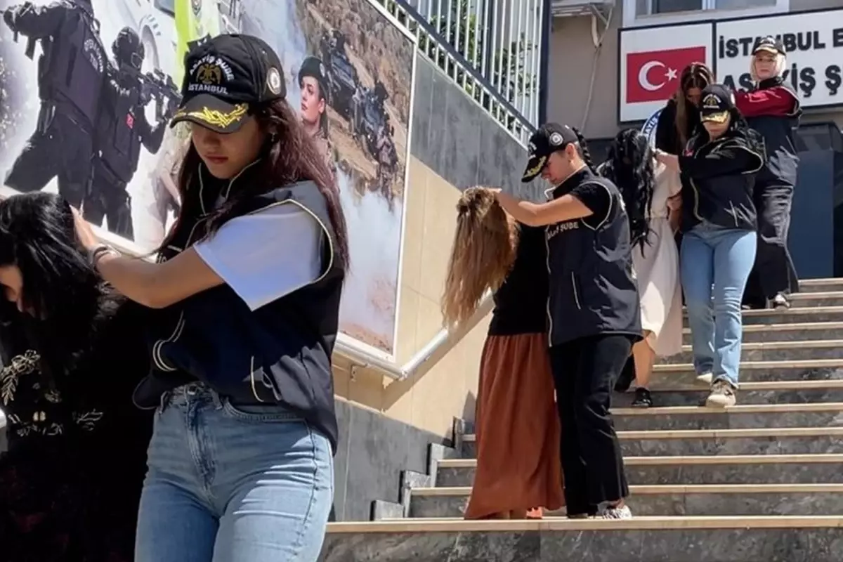 Herkesin bildiği yöntemle 8 evi soydular