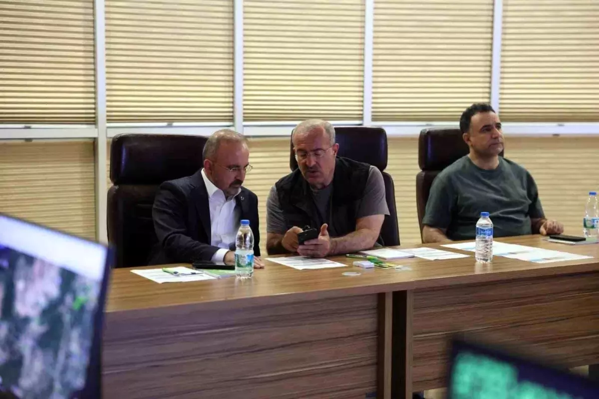 Çanakkale'de Orman Yangınına Müdahale Devam Ediyor