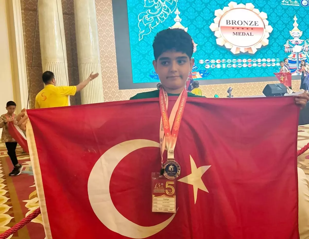 Mersinli Öğrenci Ezel Ali Altın, Matematikte Dünya 3.'sü Oldu