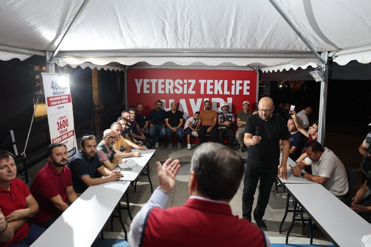Memur-Sen, Toplu Sözleşme Tekliflerini Protesto Ediyor