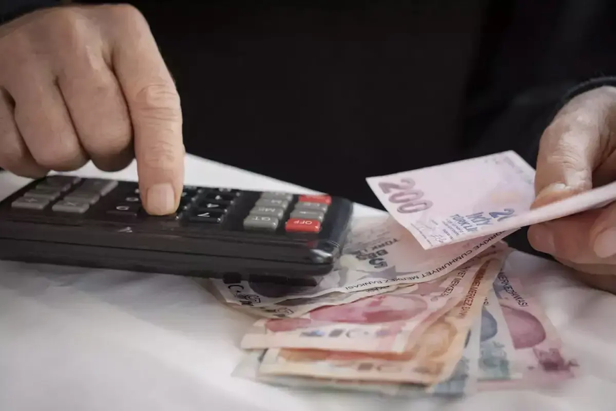 Milyonları ilgilendiriyor: İşte emekliler için masadaki 2 zam senaryosu