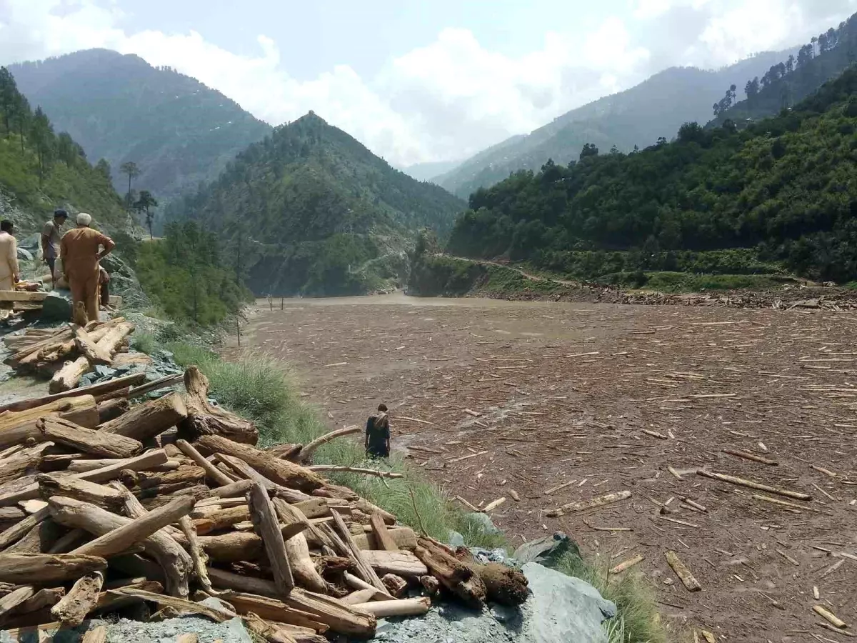 Pakistan'da Muson Yağmurları: 351 Kişi Hayatını Kaybetti