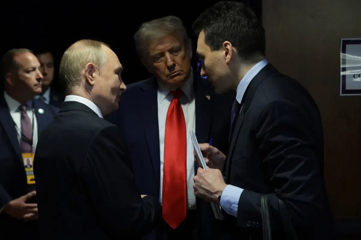 Putin-Trump yemeği iptal edildi, Rus lider ülkesine dönmeden mezarlık ziyareti yaptı