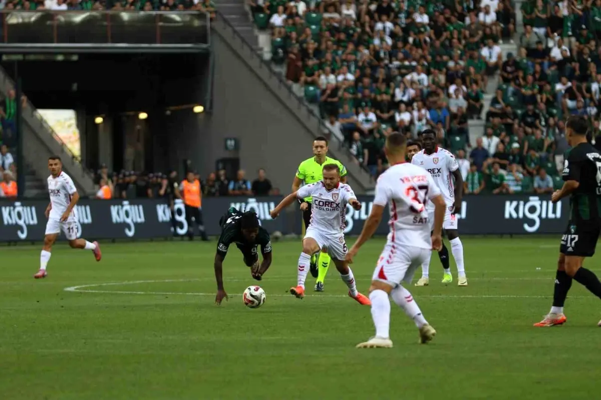 Kocaelispor - Samsunpor Maçı Golsüz Beraberlikle Devam Ediyor