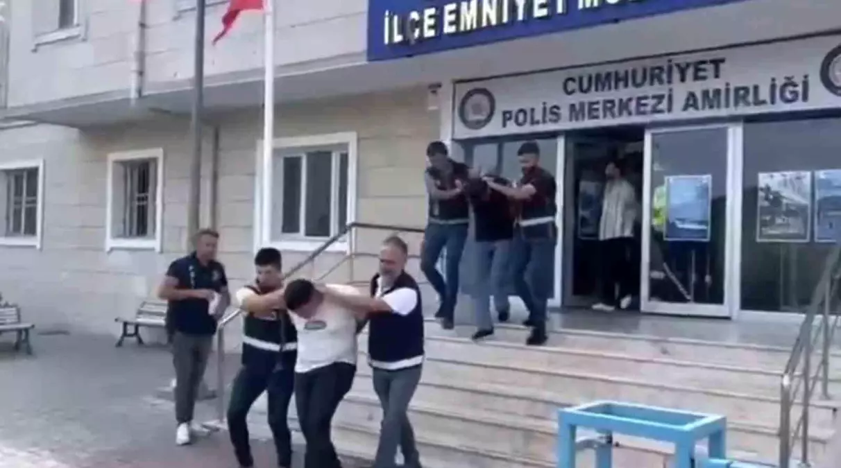 Polis, Asker ve Savcı Diyerek Dolandırıcılık Yapan 3 Şüpheli Yakalandı