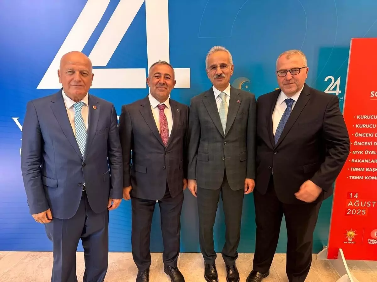 Yıldırım, AK Parti'nin 24'üncü yılında bakanlarla Ankara'da buluştu