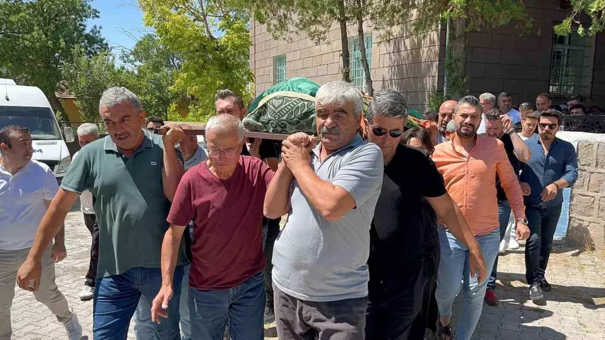 Kayseri'de Üzücü Trafik Kazası: Antrenör Mehmet Susamış'ın Torunu Hayatını Kaybetti