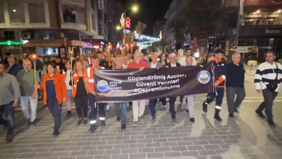 Avcılar'da 17 Ağustos Depremi Anıldı