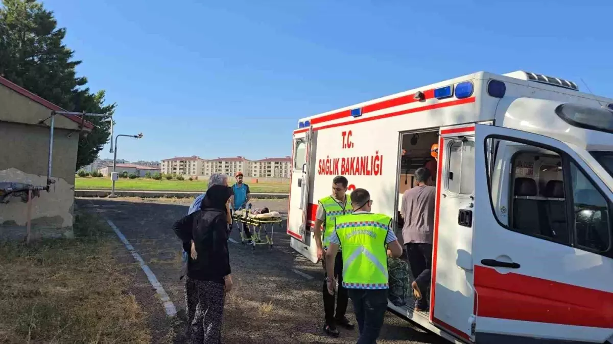 Bingöl'de Besin Zehirlenmesi: 4 Kişi Helikopterle Hastaneye Nakledildi