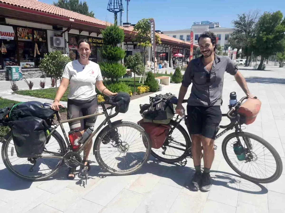 Kanadalı Arkadaşlar Türkiye'yi Bisikletle Gezdi