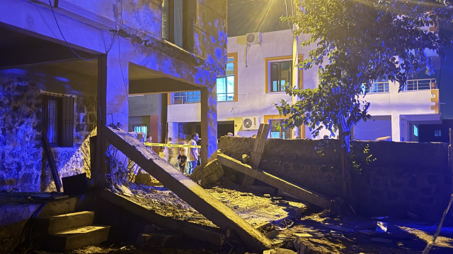 diyarbakir da bir evin balkonu coktu 2 si cocuk 18956559 498 m